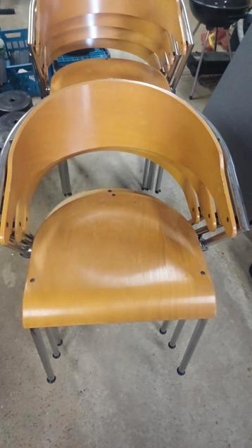 Stoelen  beschikbaar voor biedingen