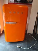 Super mooie oranje SMEG koelkast met vriezer. 120L, Witgoed en Apparatuur, Koelkasten en IJskasten, 100 tot 150 liter, Zo goed als nieuw