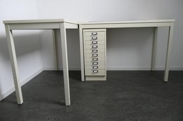 Vintage stalen bureau (tafels) + ladenblok beschikbaar voor biedingen