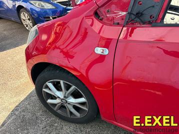 Spatbord Seat MII 2011-2019 rood beschikbaar voor biedingen