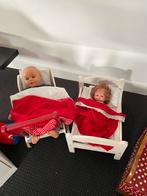 Bedden met poppen twee stuks, Kinderen en Baby's, Speelgoed | Poppen, Ophalen, Zo goed als nieuw
