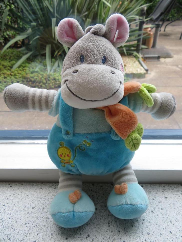 Zacht vrolijk gekeurde velours ezel of ezeltje merk Nicotoy, Kinderen en Baby's, Speelgoed | Knuffels en Pluche, Zo goed als nieuw