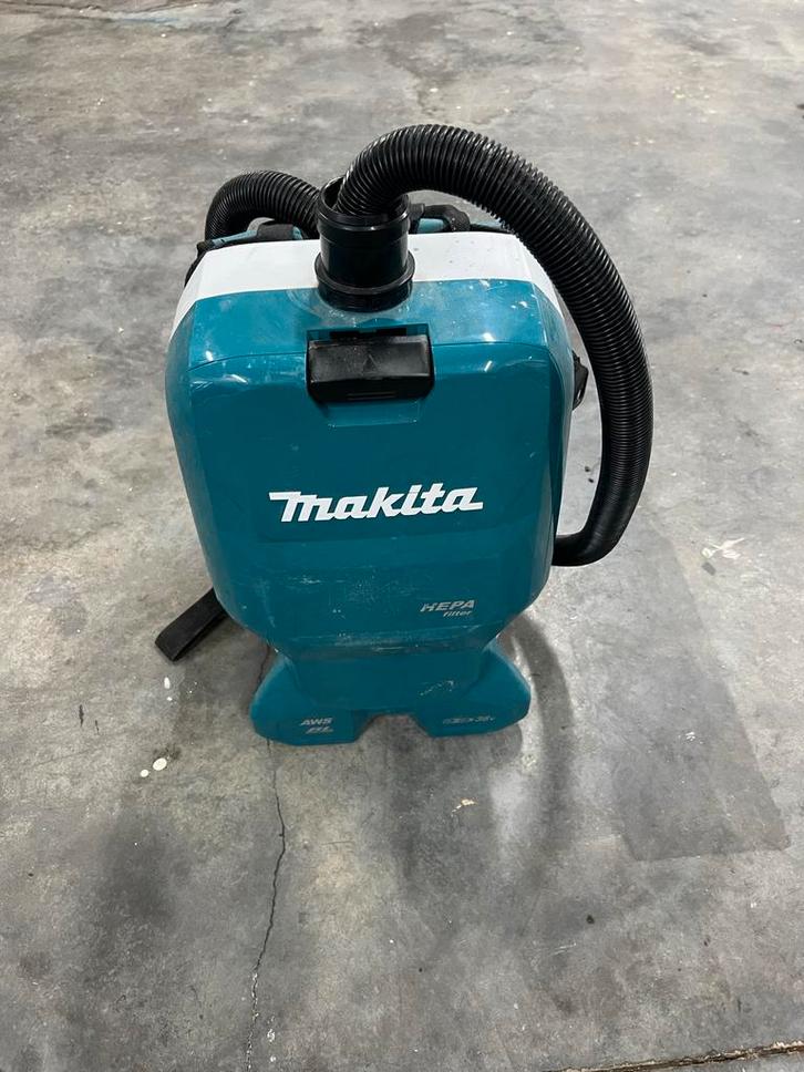 Makita DVC665ZU Rugstofzuiger (Zo goed als nieuw), Doe-het-zelf en Verbouw, Reinigingsmachines, Zo goed als nieuw, Overige typen
