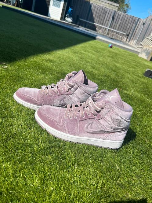 AIR  Jordan 1 mid se  - Sneakers hoog - purple smoke/white, Kleding | Heren, Schoenen, Zo goed als nieuw, Ophalen of Verzenden