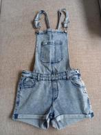 WE jumpsuit jeans korte broek bretels, Kinderen en Baby's, Jongen, Ophalen of Verzenden, Broek, Zo goed als nieuw