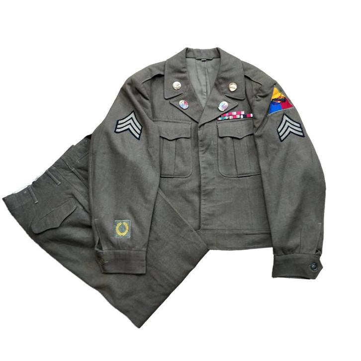 WWII US Armored Uniform Set, Verzamelen, Militaria | Tweede Wereldoorlog, Embleem of Badge, Amerika, Ophalen of Verzenden