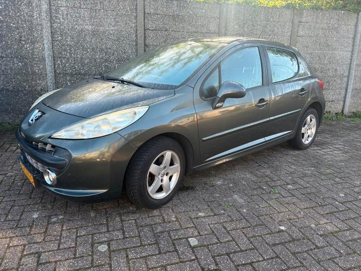 Peugeot 207 met nieuwe dealer apk, Auto's, Peugeot, Particulier, Benzine, Ophalen