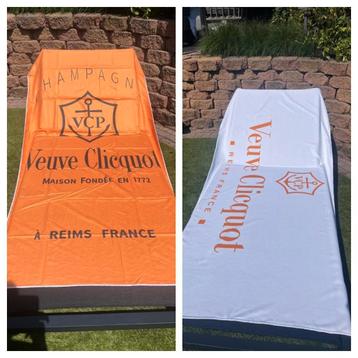 Badlaken handdoek van Veuve Clicquot 49,95 NU 2 voor 75,- beschikbaar voor biedingen