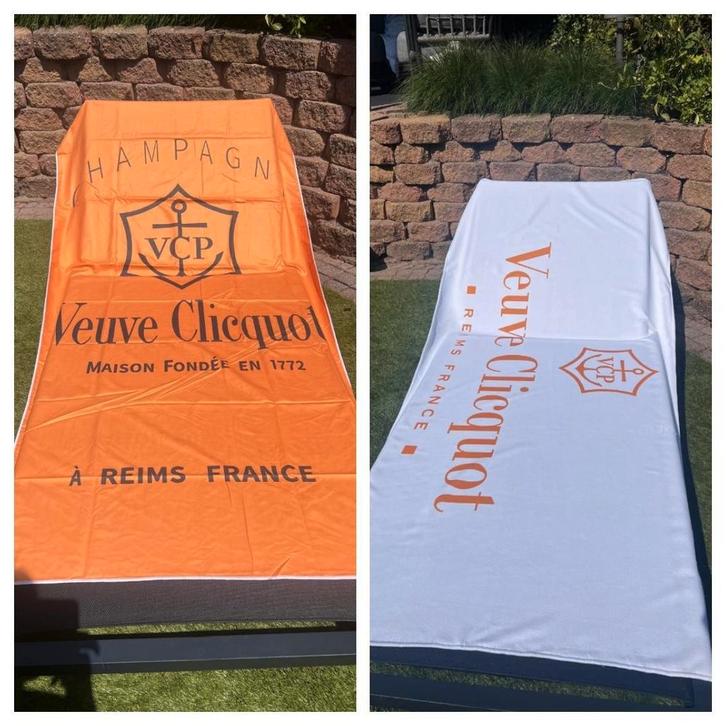 Badlaken handdoek van Veuve Clicquot 49,95 NU 2 voor 75,-, Huis en Inrichting, Badkamer | Badtextiel en Accessoires, Nieuw, Handdoek