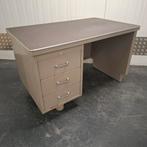 ODA Vintage & Industrieel; metalen bureau bureautje, Ophalen, Zo goed als nieuw