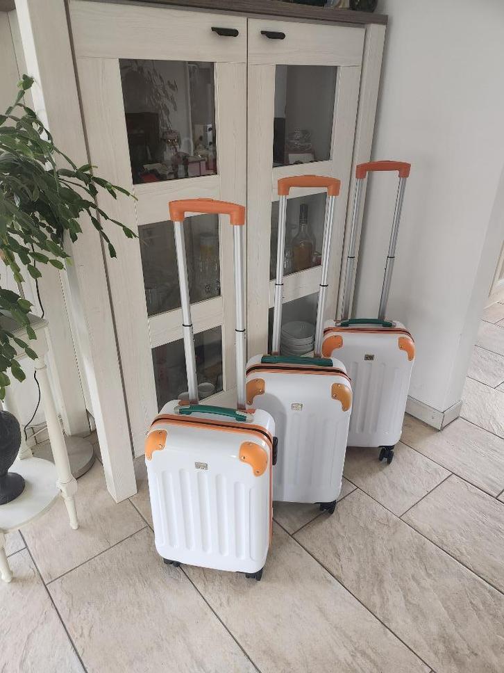 Postcodeloterij koffer NIEUW!! prijs in de adv per st, Sieraden, Tassen en Uiterlijk, Koffers, Nieuw, Hard kunststof, 50 tot 60 cm