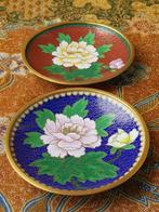 Mooi stel oude Chinese bordjes van cloisonne met bloemen., Ophalen of Verzenden