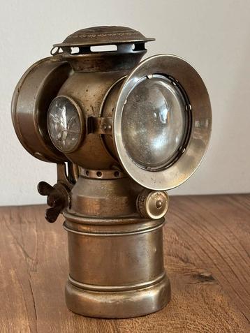 Antieke carbid lamp invicta beschikbaar voor biedingen