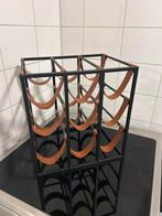Zwart wijnrek met bruine leren bandjes, Ophalen, Zo goed als nieuw, Hout, Minder dan 50 cm