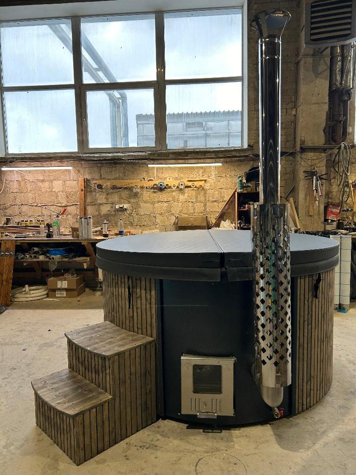 Nieuw demomodel hottub compleet nu voor maar: € 2899,-, Tuin en Terras, Bubbelbaden en Hottubs, Nieuw, Vast, Trap, Ophalen of Verzenden