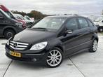 Mercedes B-klasse 200 AUTOMAAT CRUISE PANORAMADAK P.SENSOR, Auto's, 65 €/maand, 136 pk, Gebruikt, 4 cilinders