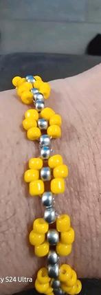 Gele en zilveren kralen armband, Geel, Nieuw, Ophalen of Verzenden, Elastiek