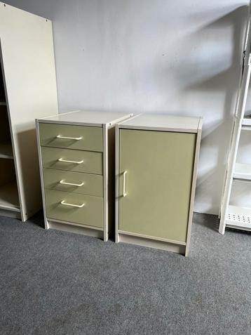 Twee kastjes van Ikea gratis af te halen