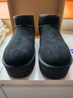 Tk izgst UGG Classic Ultra Mini Platform zwart mt 11, Ophalen, Zo goed als nieuw, Zwart