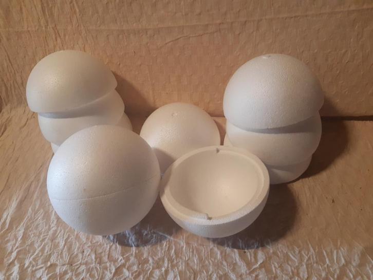 5 Piepschuim bollen 20 cm doorsnede (10 halve), Hobby en Vrije tijd, Knutselen, Zo goed als nieuw, Materiaal, Verzenden