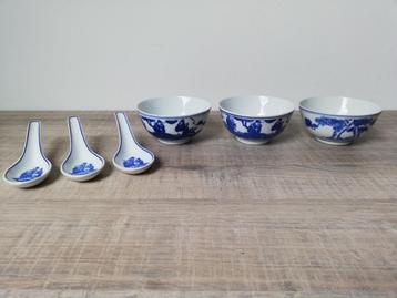 Chinese schaaltjes/kommen en lepels beschikbaar voor biedingen