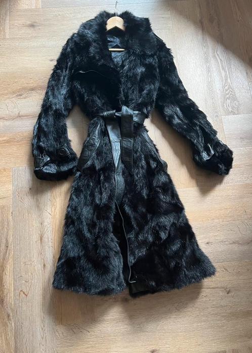 Prachtige lange faux fur trenchcoat met lederen details L, Kleding | Dames, Jassen | Winter, Gedragen, Maat 42/44 (L), Zwart, Verzenden