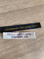 Labelterrein Dwingeloo Naambandjes, Ophalen of Verzenden, Zo goed als nieuw, Embleem, Speld of Insigne