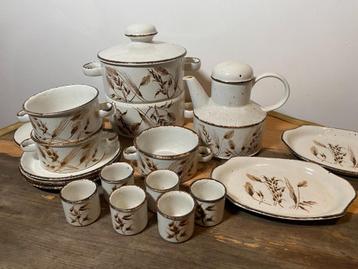 Wedgwood Stonehenge 'Wild Oats' door Eve Midwinter beschikbaar voor biedingen