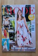 Diana mode nr 137 uit 2024 Lagerfeld top, kaftan, Hobby en Vrije tijd, Kledingpatronen, Ophalen of Verzenden, Zo goed als nieuw