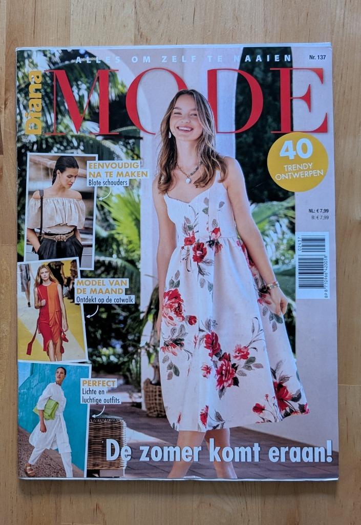 Diana mode nr 137 uit 2024 Lagerfeld top, kaftan, Hobby en Vrije tijd, Kledingpatronen, Zo goed als nieuw, Vrouw, Overige merken