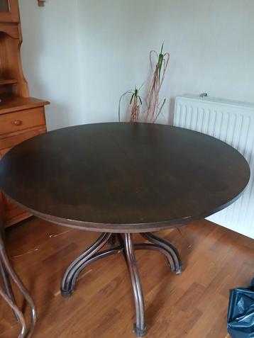 Thonet eethoek tafel met 4 stoelen beschikbaar voor biedingen