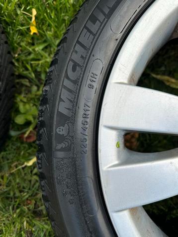 BMW E90 Winterset 225/45 R17 Michelin beschikbaar voor biedingen