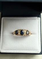 Vintage 9K gouden ring met saffier en diamanten, Ophalen, Zo goed als nieuw, 17 tot 18, Dame