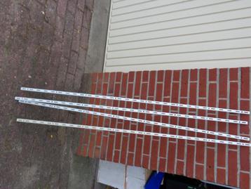 wandgeleiders, wandrails met dragers beschikbaar voor biedingen
