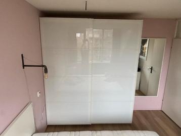 Witte IKEA PAX kast met schuifdeuren beschikbaar voor biedingen