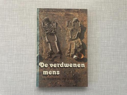 D048 De verdwenen mens - De prehistorie van Nederland, Boeken, Geschiedenis | Vaderland, Gelezen, 20e eeuw of later, Ophalen of Verzenden
