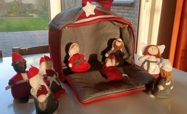 Vilten kerstgroep met vilten koffertje/stal., Diversen, Kerst, Nieuw, Ophalen of Verzenden