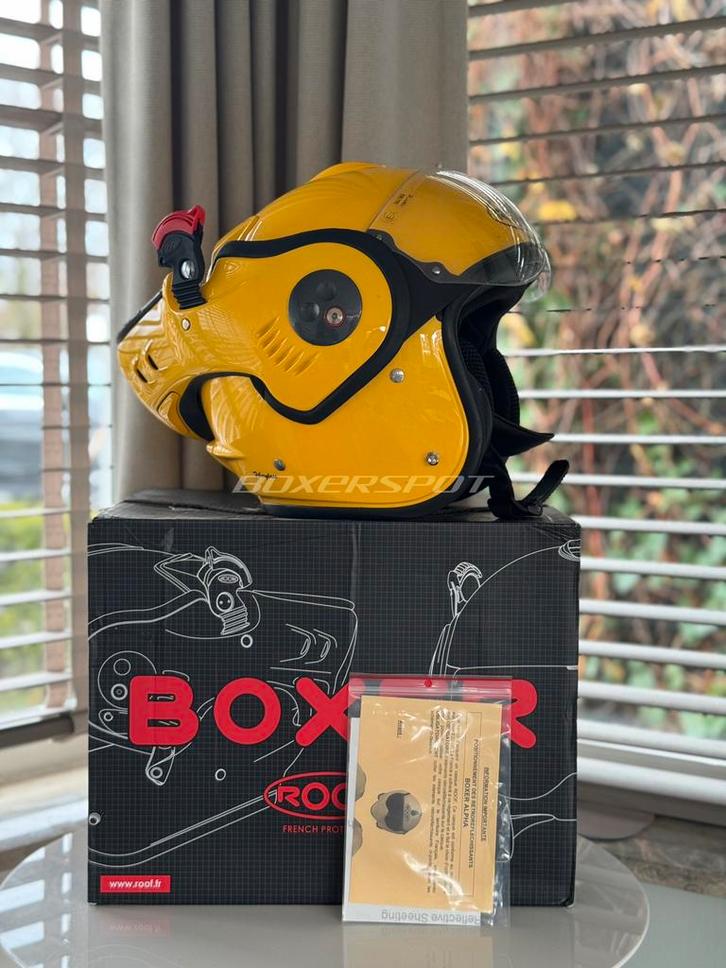 Roof Boxer V8 Alpha (nieuwste model) maat S | met doos, Motoren, Kleding | Motorhelmen, Systeemhelm, S, Overige merken, Tweedehands