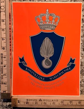 Vintage sticker Koninklijke marechaussee rode achtergrond  beschikbaar voor biedingen