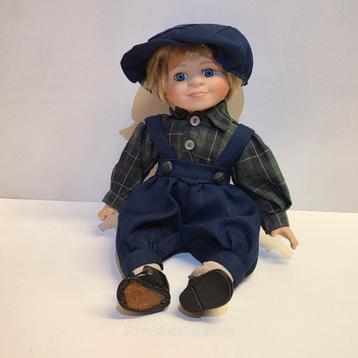 Vintage Porseleinen Jongenspop Duitsland beschikbaar voor biedingen