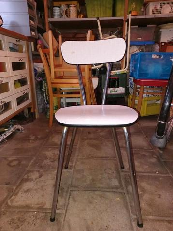 Vintage formica keukenstoel beschikbaar voor biedingen