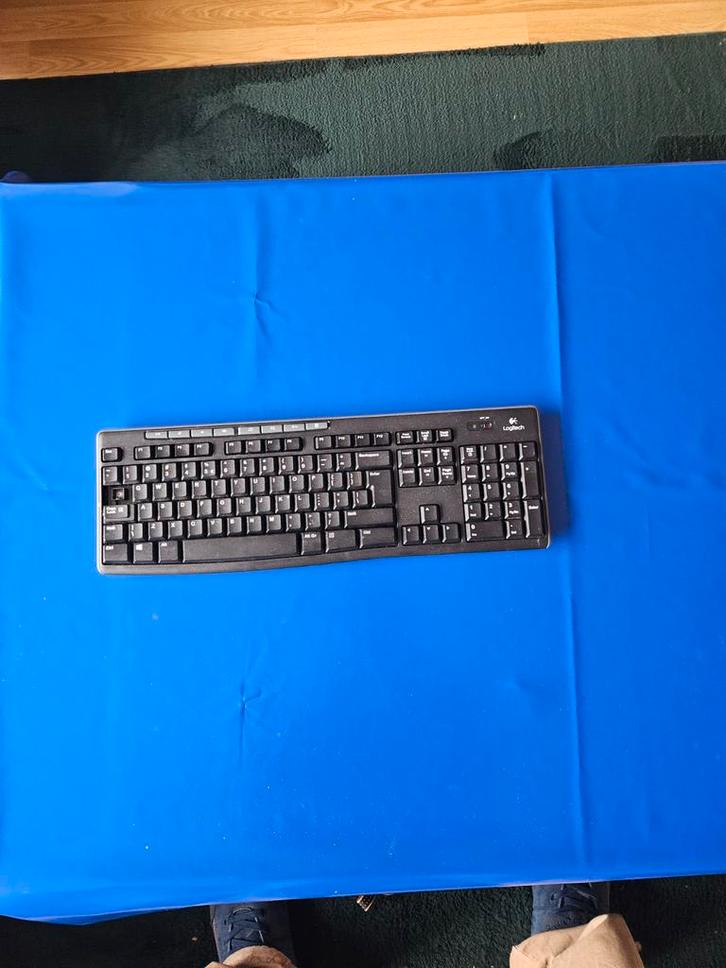 Draadloos Toetsenbord - Logitech, Computers en Software, Toetsenborden, Gebruikt, Qwerty, Draadloos, Multimediatoetsen, Ophalen of Verzenden