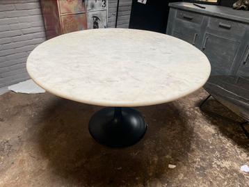 Ronde tafel wit echt marmer 120 cm gietijzeren trompet poot