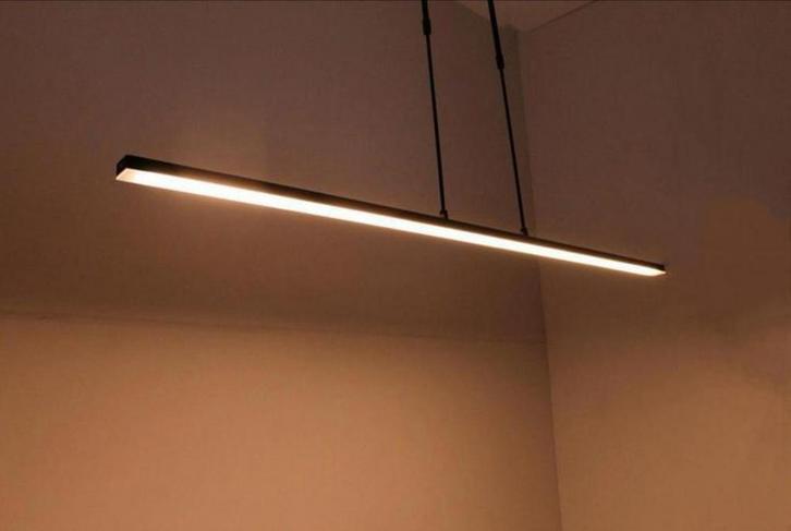 Hanglamp LED, strak, zwart, afm. 122cm, Huis en Inrichting, Lampen | Hanglampen, Zo goed als nieuw, 75 cm of meer, Overige materialen