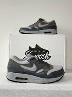 Nike Air Max 1 Essential Wolf Grey (EU 42), Overige kleuren, Nike, Ophalen of Verzenden, Sneakers of Gympen