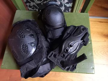 Skeeler / skate beschermer set volwassenen, merk Nijland beschikbaar voor biedingen