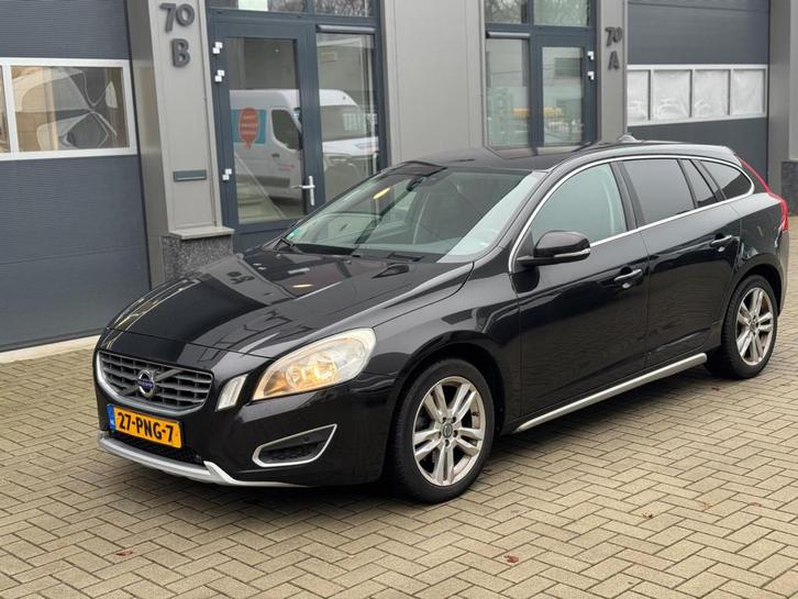 Volvo V60 1.6 T3 Momentum, Auto's, Volvo, Te koop, V60, ABS, Airbags, Airconditioning, Bluetooth, Boordcomputer, Centrale vergrendeling
