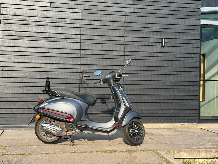 Vespa scooter, 2020, 6500km, windscherm, Fietsen en Brommers, Snorfietsen en Snorscooters, Gebruikt, Vespa, Benzine, Ophalen of Verzenden