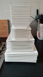 2x Wit vierkant porselein serviesset, Huis en Inrichting, Keuken | Servies, Ophalen, Gebruikt, Porselein, Bord(en)