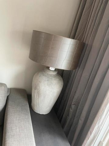 Kruik lampen groot met Duran kappen  beschikbaar voor biedingen